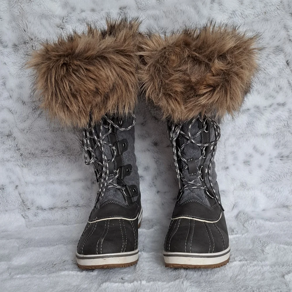 Global Win Quilted gray fur warm tall Duck Boot winter Snow boots. Size 8.5.